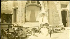 Dunsmuir grandchildren together on Hatley Park Terrace